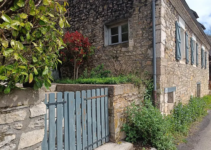 Les Pieds Dans L'eau, Le Blagour 度假居