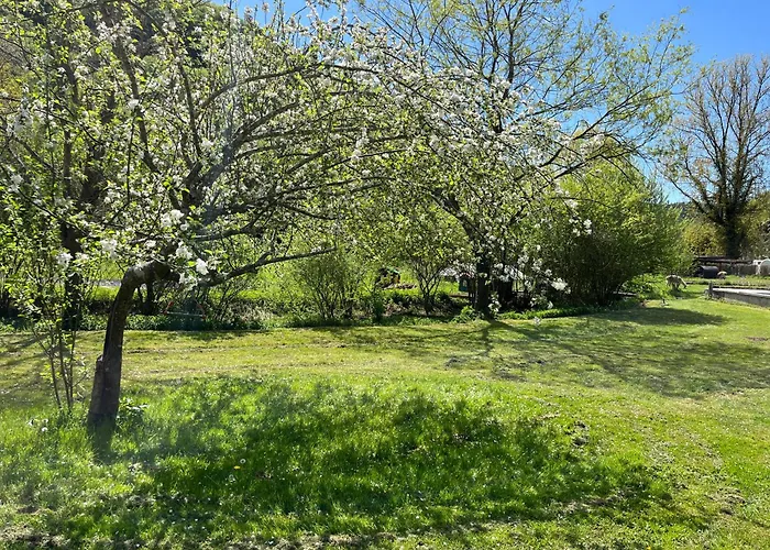 Les Pieds Dans L'eau, Le Blagour Semesterbostad